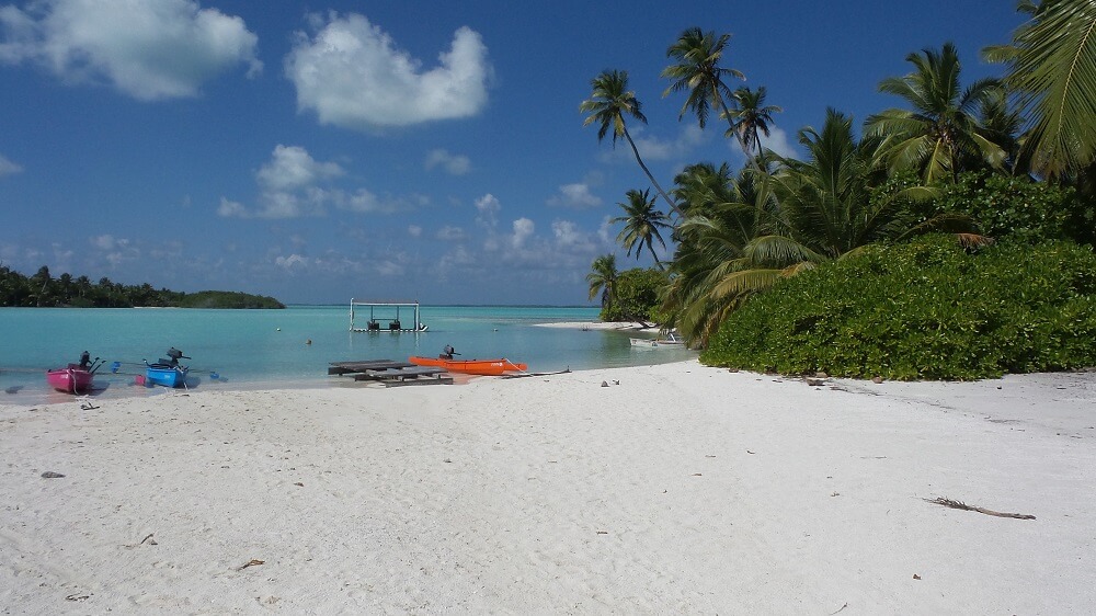 Cocos - canoe island