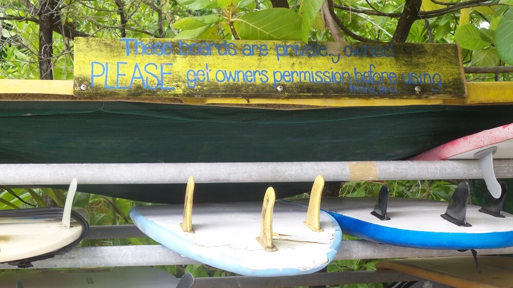 Cocos - Surfboard rack sign